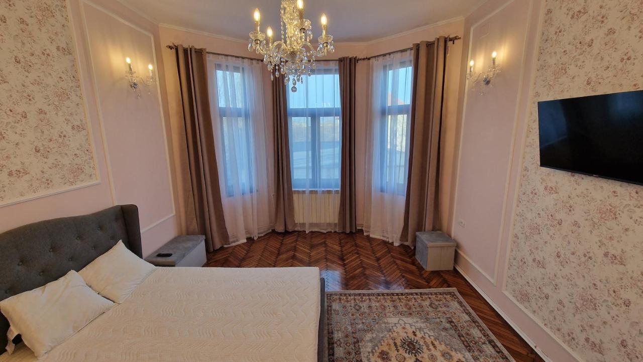 Uvs Central Luxury Apartment ออราแด ภายนอก รูปภาพ