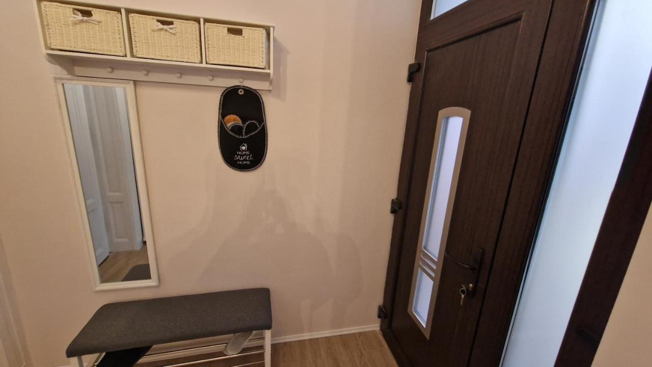 Uvs Central Luxury Apartment ออราแด ภายนอก รูปภาพ